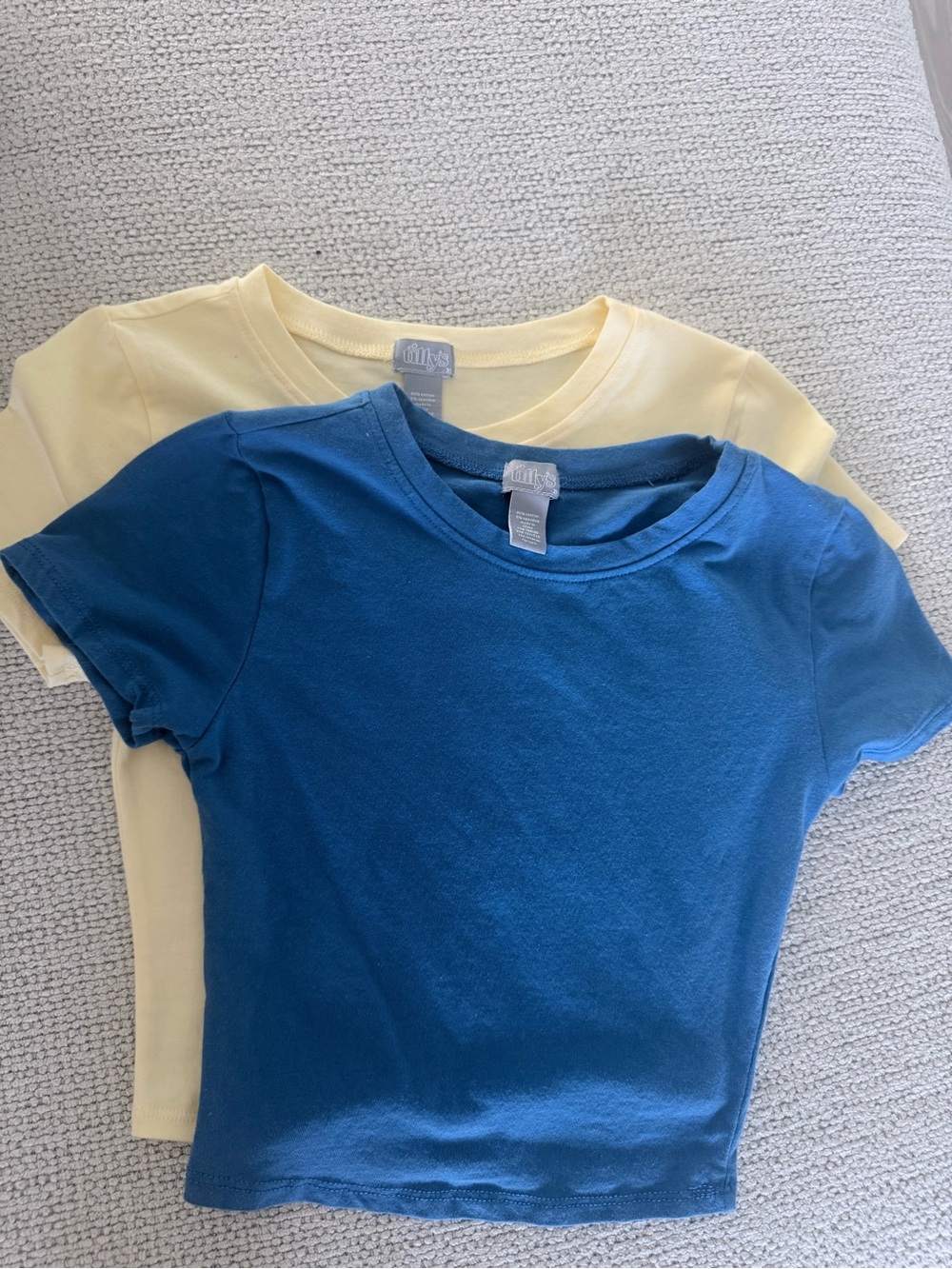 Tilly’s basic tops blue and yellow XS